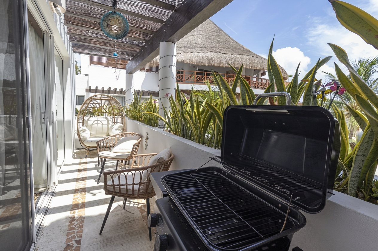 Primary bedroom at Avalon del Sol with king bed and patio access