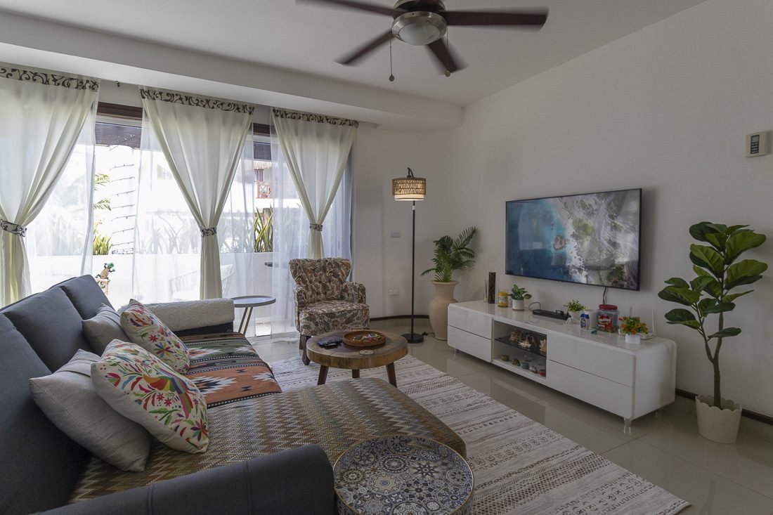 Kitchen counter and appliances at Avalon del Sol